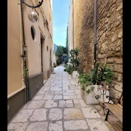 P4T Holidays Home - City Center Brindisi Exterior photo